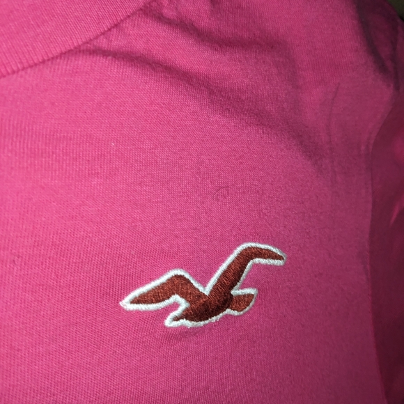 Hollister Vneck T-shirt Small Logo 🩷 - Picture 2 of 4